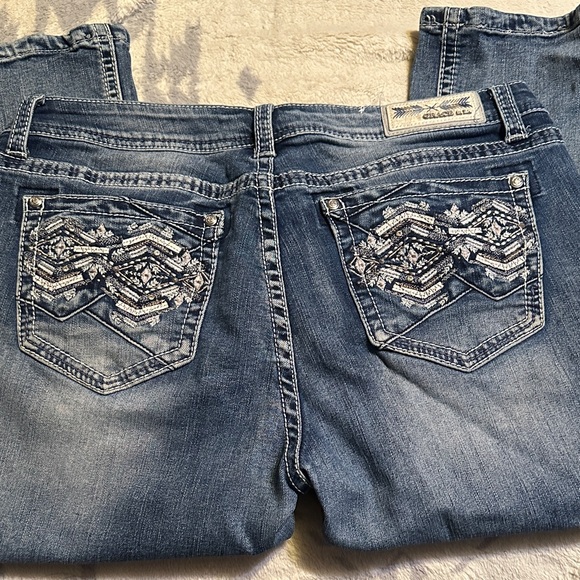 709.   Grace Blue Ankle & Cropped Jeans - Picture 2 of 12